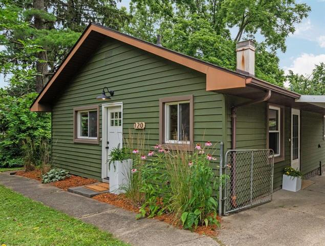 front view picture of 120 Mason Avenue, Ann Arbor, MI. 48103