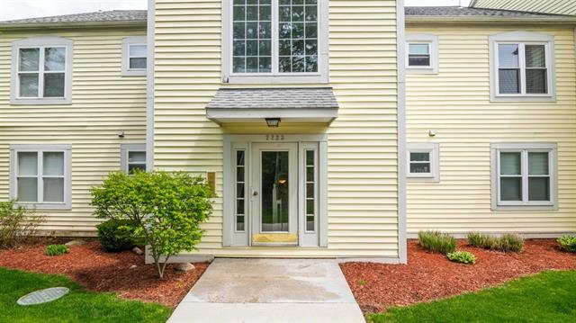 front view picture of 2223 S Huron Pkwy, Ann Arbor, MI. 48104