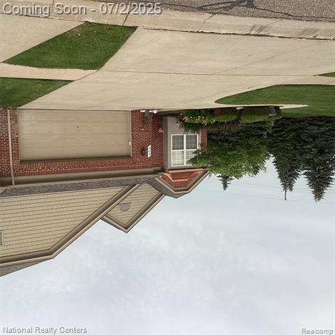 front view picture of 636 Zion Court, Howell, MI. 48843