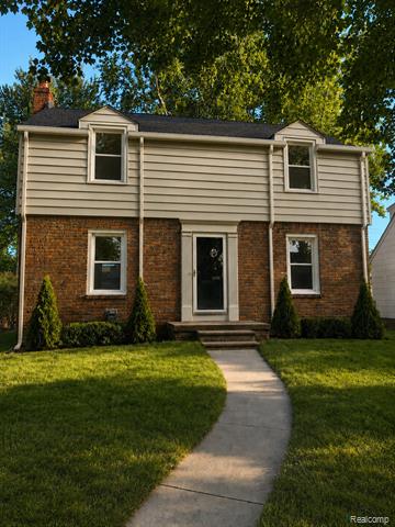 front view picture of 1124 E 5Th St, Royal Oak, MI. 48067