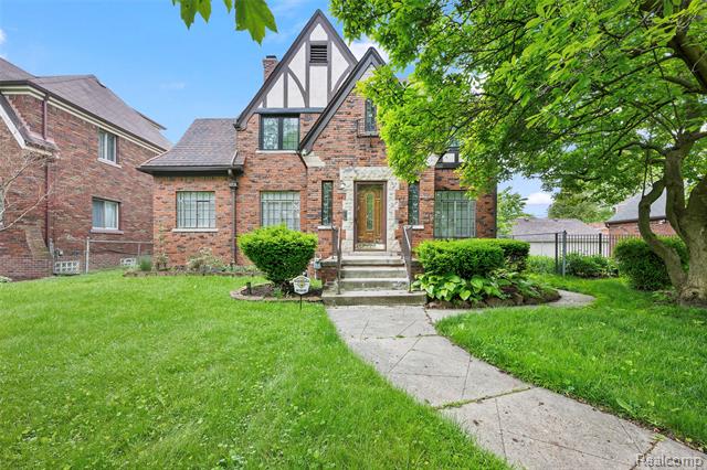 front view picture of 19537 Lancashire Street, Detroit, MI. 48223