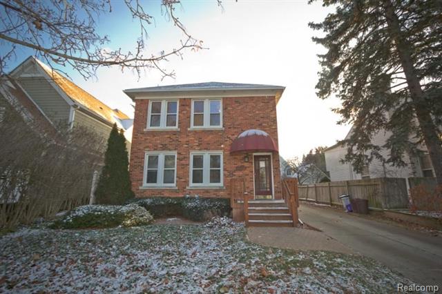 front view picture of 941 Chester Street, Birmingham, MI. 48009