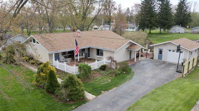 front view picture of 4189 Berkshire, Jackson, MI. 49203