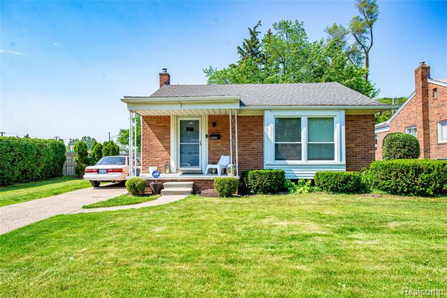 front view picture of 13358 Lasalle Blvd, Huntington Woods, MI. 48070