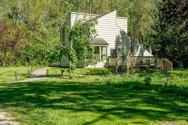 front view picture of 8020 Mason Lane, Whitmore Lake, MI. 48189