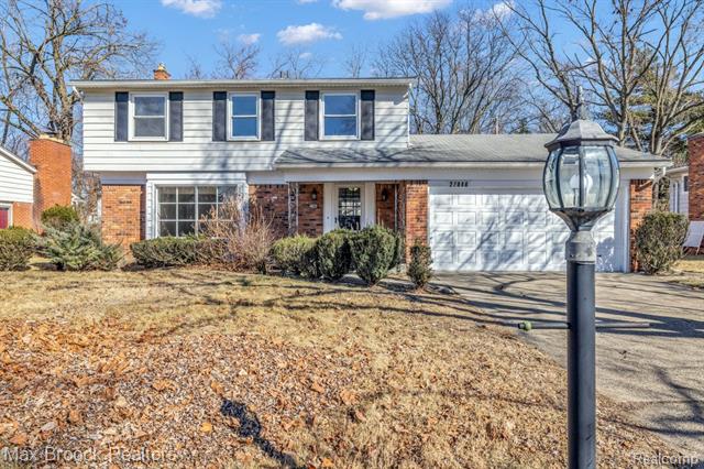 front view picture of 27046 Charles Dr, Southfield, MI. 48076