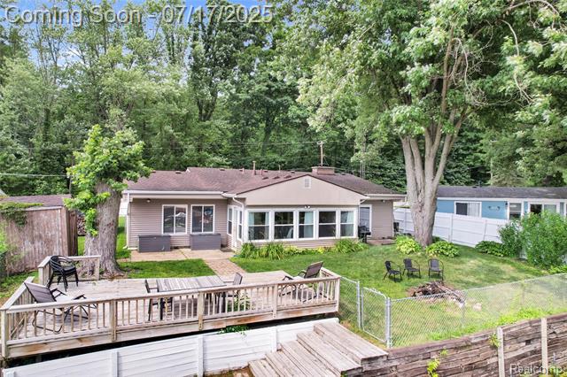 front view picture of 1890 Darwin Road, Pinckney, MI. 48169