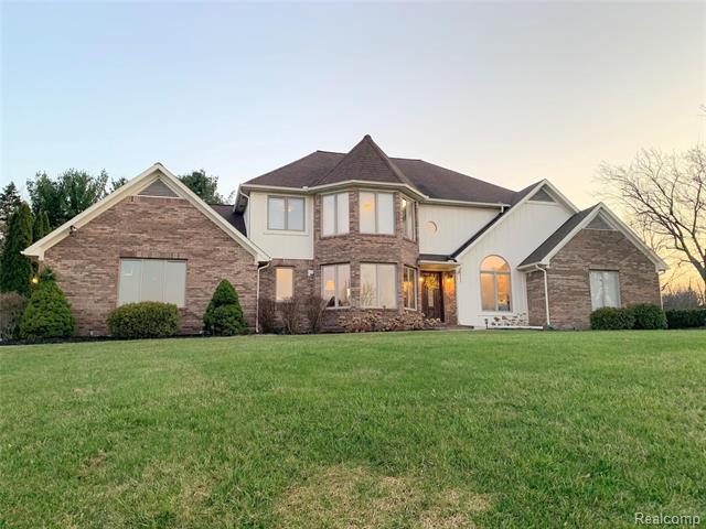 front view picture of 6517 Mountview Court, Brighton, MI. 48116