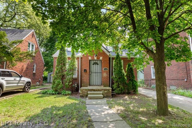 front view picture of 11608 Duchess Street, Detroit, MI. 48224