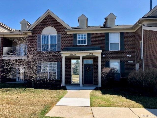 front view picture of 29720 Heritage Parkway, Warren, MI. 48092