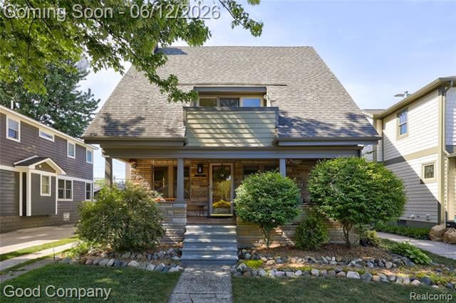 front view picture of 419 E 5Th St, Royal Oak, MI. 48067