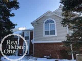 front view picture of 52376 Heatherstone, Macomb, MI. 48042