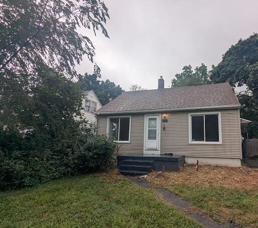 front view picture of 527 E Cavanaugh Road, Lansing, MI. 48910