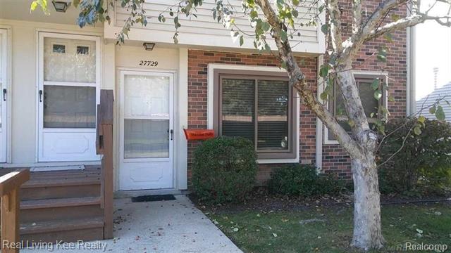 front view picture of 27729 Harrison Woods, Harrison Township, MI. 48045