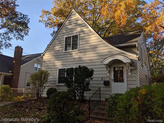 front view picture of 907 E 5Th St, Royal Oak, MI. 48067
