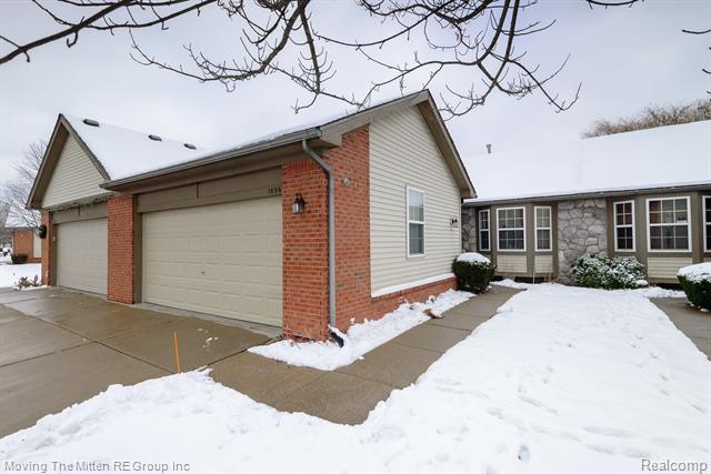 front view picture of 1856 N Kenwyck Drive, Ypsilanti, MI. 48198