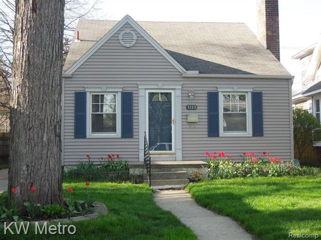 front view picture of 1113 E 5Th St, Royal Oak, MI. 48067