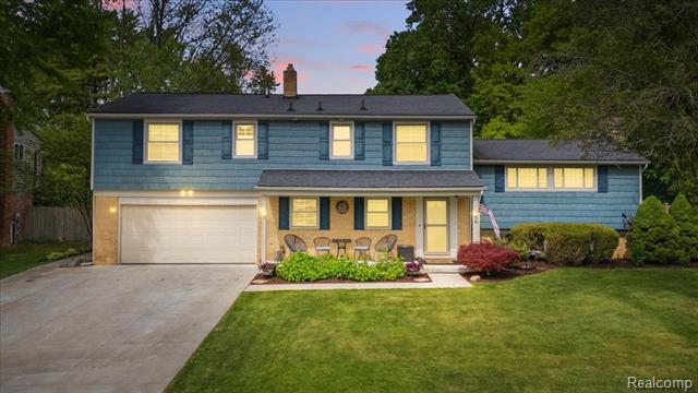 front view picture of 26347 Greythorne Trl, Farmington, MI. 48334