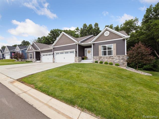 front view picture of 2949 Blue Sky Drive, Howell, MI. 48843