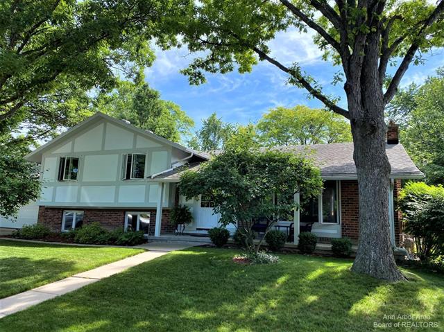 front view picture of 2055 Mershon Drive, Ann Arbor, MI. 48103