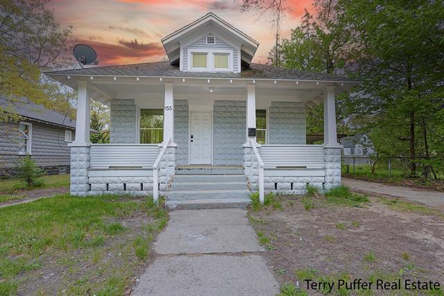 front view picture of 155 W Summit Avenue, Muskegon, MI. 49444