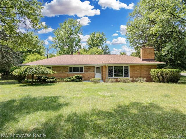 front view picture of 26463 La Muera St, Farmington, MI. 48334