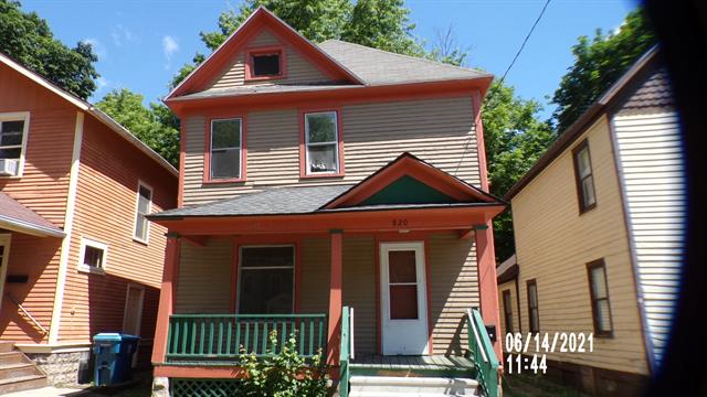 front view picture of 820 W Vine Street, Kalamazoo, MI. 49007