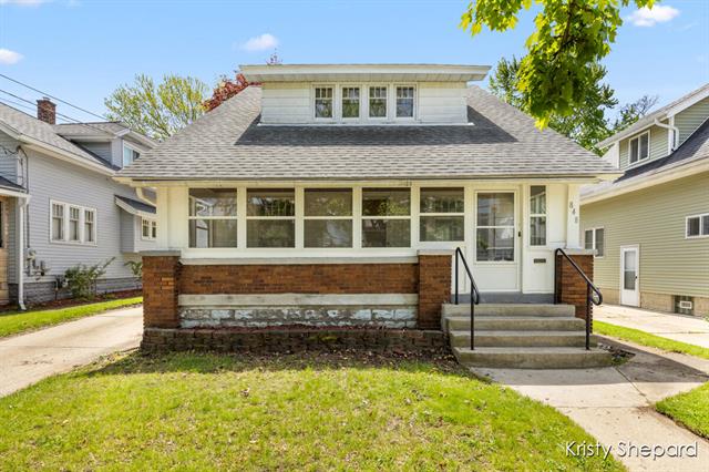 front view picture of 848 Myrtlenw , Grand Rapids, MI. 49504