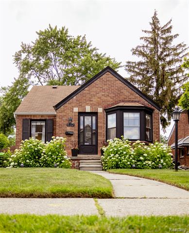 front view picture of 632 S Edison Ave, Royal Oak, MI. 48067