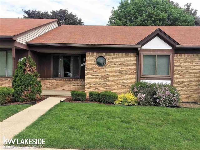 front view picture of 16870 Kingsbrooke, Clinton Township, MI. 48038