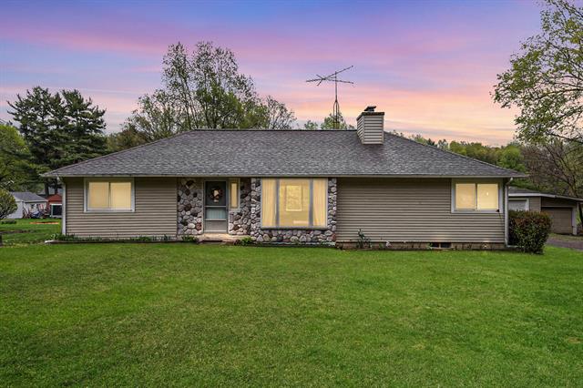 front view picture of 5647 Mapledale, Jackson, MI. 49201