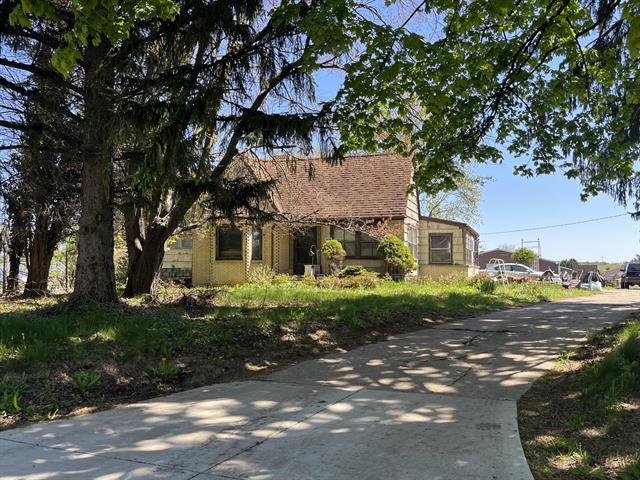 front view picture of 4207 Cr 689, South Haven, MI. 49090