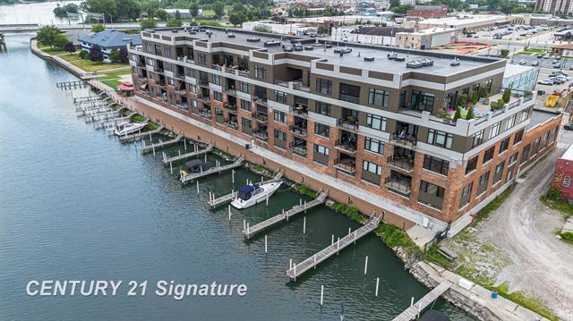 front view picture of 1111 N Water St 301, Bay City, MI. 48708
