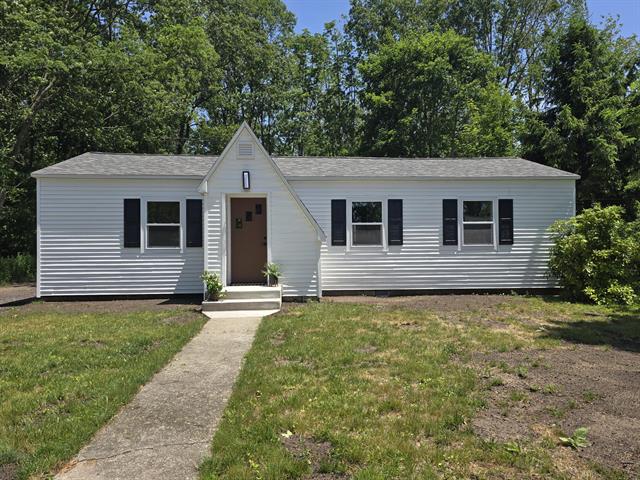 front view picture of 1417 Carleton Street, Whitehall, MI. 49461