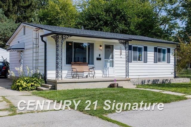 front view picture of 205 E Clark St, Davison, MI. 48423