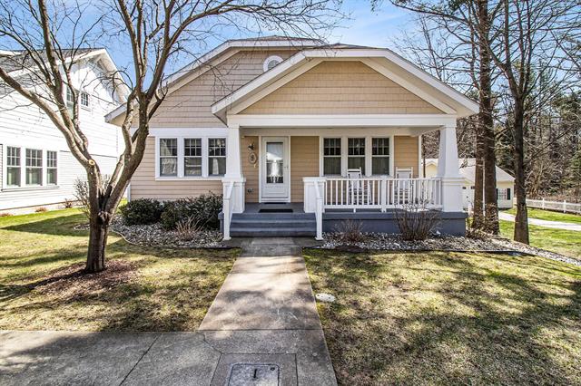 front view picture of 8 Georgia Court, Pentwater, MI. 49449