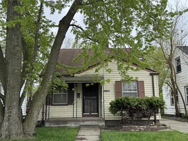front view picture of 16044 Fairmount Drive, Detroit, MI. 48205