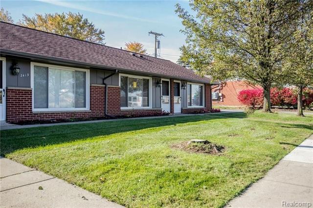 front view picture of 2421 Normandy Road, Royal Oak, MI. 48073