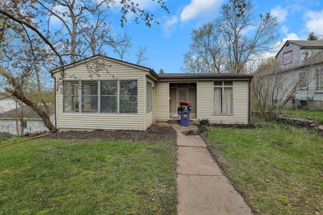 front view picture of 539 Wrightne  Street, Grand Rapids, MI. 49505