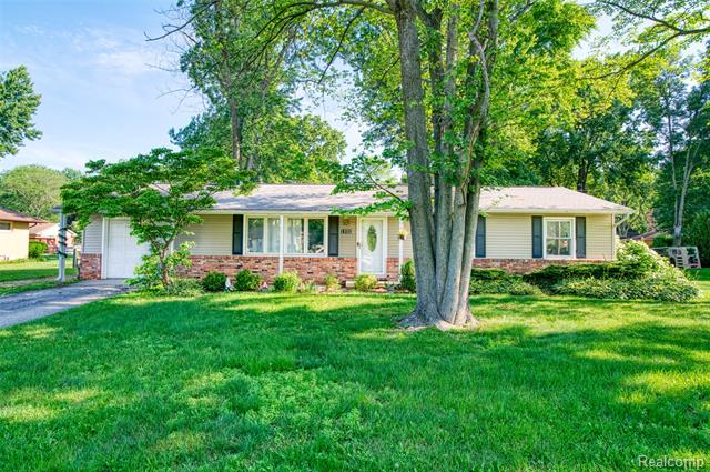 front view picture of 1192 Oakmont Drive, Temperance, MI. 48182