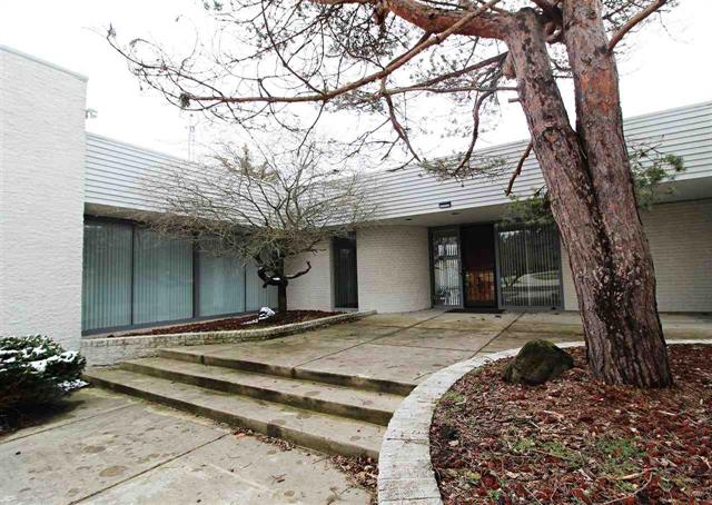 front view picture of 1235 Sagebrush Court, Flint, MI. 48532