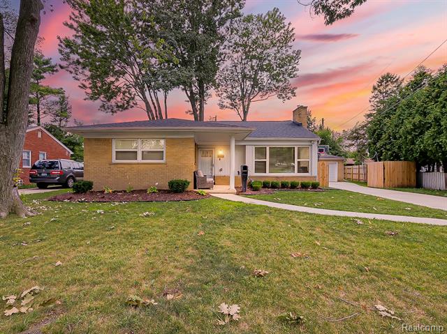 front view picture of 27120 Shagbark Dr, Southfield, MI. 48076