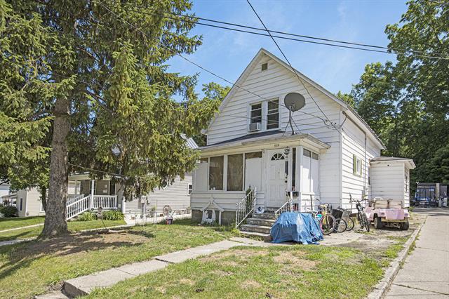 front view picture of 625 Hackett Street, Ionia, MI. 48846