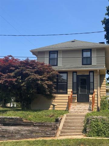 front view picture of 342 Pearl Street, Ionia, MI. 48846