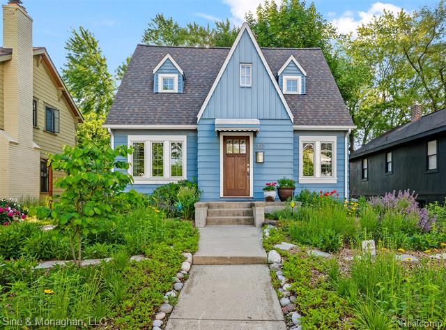 front view picture of 307 Kayser Ave, Royal Oak, MI. 48067