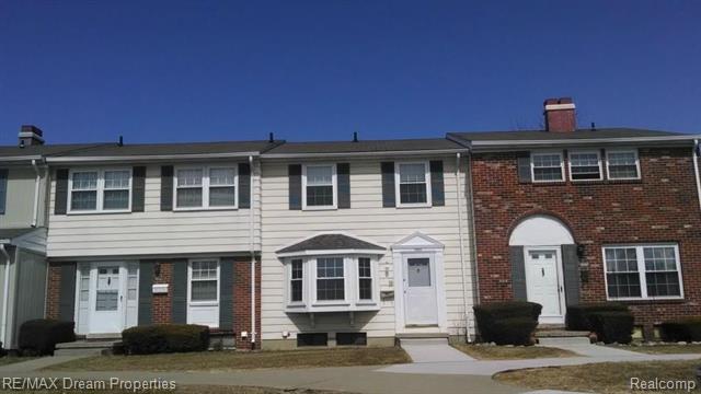 front view picture of 19585 Mariner Court, Northville, MI. 48167