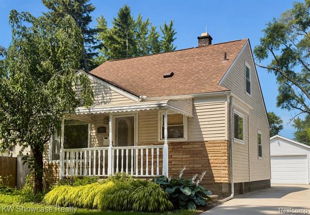 front view picture of 316 S Edison Ave, Royal Oak, MI. 48067