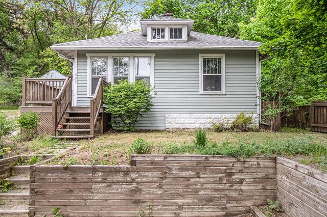 front view picture of 925 Denner Street, Kalamazoo, MI. 49006