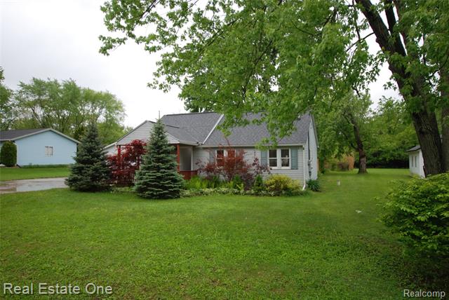 front view picture of 5399 Brobeck, Flint, MI. 48532