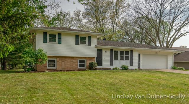 front view picture of 970 Meadow Lane, Jenison, MI. 49428